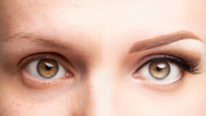 Read more about the article EYELASH TINTING: GUIDE TO SAFE AND BEAUTIFUL LASHES